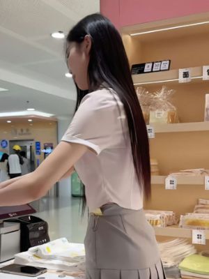 好利来女店员