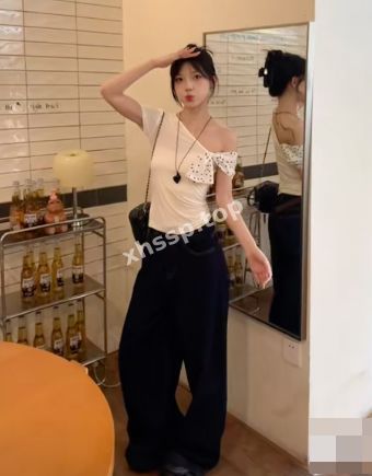 白嫩胴体大灯